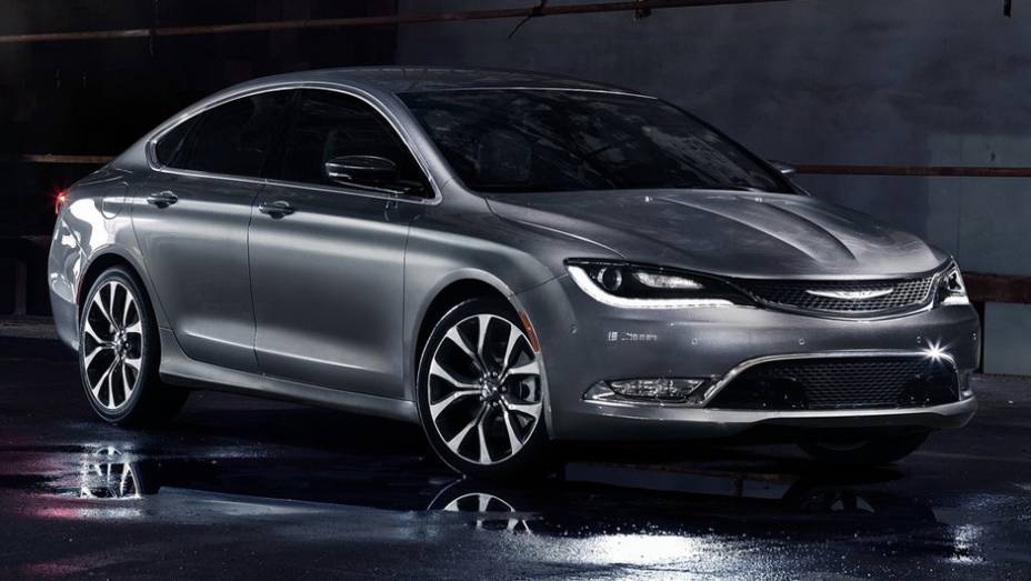Chrysler 200 | <a href="https://gutenberg.quatrorodas.abril.com.br/galerias/especiais/north-american-truck-utility-of-the-year-2015-802090.shtml" rel="migration">Candidatos ao NA Truck/Utility of the Year 2015</a>
