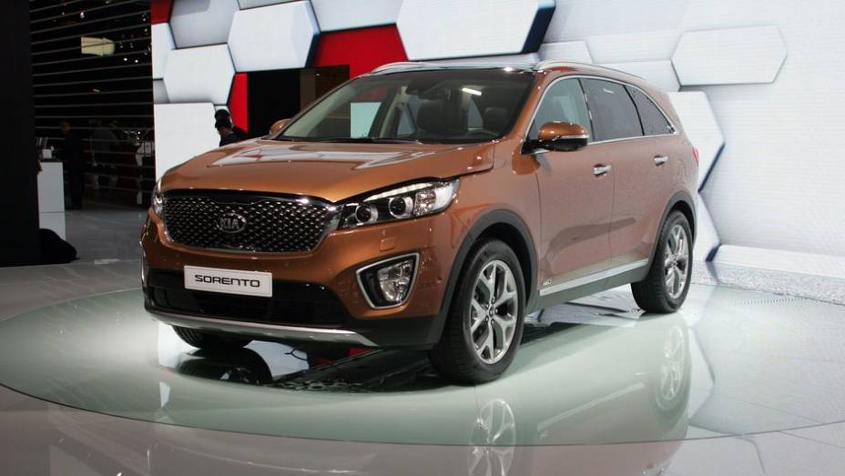 Kia Sorento | <a href="https://gutenberg.quatrorodas.abril.com.br/noticias/saloes/paris-2014/kia-sorento-sera-apresentado-salao-paris-798452.shtml" rel="migration">Leia mais</a> | <a href="https://gutenberg.quatrorodas.abril.com.br/galerias/saloes/paris/2014/direto-paris-2014-parte-1-803949.s" rel="migration"></a>