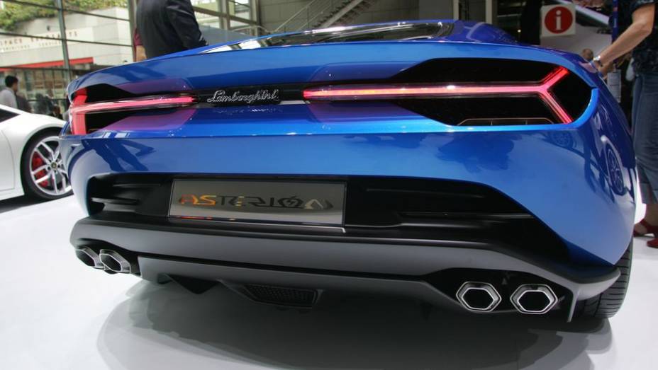 Lamborghini Asterion concept | <a href="https://gutenberg.quatrorodas.abril.com.br/noticias/saloes/paris-2014/lamborghini-asterion-concept-revelado-oficialmente-803466.shtml" rel="migration">Leia mais</a> | <a href="https://gutenberg.quatrorodas.abril.com.br/galerias/saloes/paris/2014/direto-" rel="migration"></a>