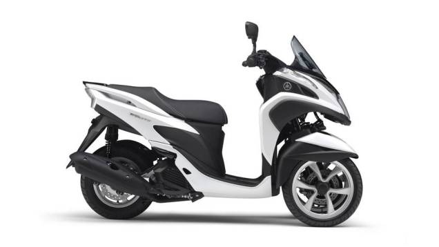 e três rodas custa 4.000 euros | <a href="https://gutenberg.quatrorodas.abril.com.br/moto/noticias/yamaha-apresenta-tricity-europa-777991.shtml" rel="migration">Leia mais</a> e três rodas custa 4.000 euros | <a href="https://gutenberg.quatrorodas.abril.com.br/moto/noticias/yamaha-apresenta-tricity-europa-777991.shtml" rel="migration">Leia mais</a>