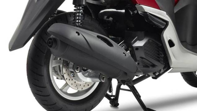 Outro ponto forte é para o uso na rotina diária de uma cidade é que o Tricity pesa apenas 152 kg | <a href="https://gutenberg.quatrorodas.abril.com.br/moto/noticias/yamaha-apresenta-tricity-europa-777991.shtml" rel="migration">Leia mais</a> Outro ponto forte é para o uso na rotina diária de uma cidade é que o Tricity pesa apenas 152 kg | <a href="https://gutenberg.quatrorodas.abril.com.br/moto/noticias/yamaha-apresenta-tricity-europa-777991.shtml" rel="migration">Leia mais</a>