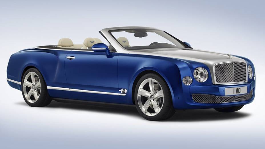 A Bentley apresentou o conceito Grand Convertible | <a href="https://gutenberg.quatrorodas.abril.com.br/noticias/saloes/losangeles-2014/bentley-grand-convertible-conceito-pode-ir-fabrica-815717.shtml" rel="migration">Leia mais</a> A Bentley apresentou o conceito Grand Convertible | <a href="https://gutenberg.quatrorodas.abril.com.br/noticias/saloes/losangeles-2014/bentley-grand-convertible-conceito-pode-ir-fabrica-815717.shtml" rel="migration">Leia mais</a>