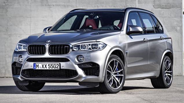 Os crossovers chegam com novo para-choque dianteiro mais agressivo, retrovisores com design mais aerodinâmico... | <a href="https://gutenberg.quatrorodas.abril.com.br/noticias/saloes/losangeles-2014/bmw-revela-novos-x5m-x6m-808807.shtml" rel="migration">Leia mais</a> Os crossovers chegam com novo para-choque dianteiro mais agressivo, retrovisores com design mais aerodinâmico... | <a href="https://gutenberg.quatrorodas.abril.com.br/noticias/saloes/losangeles-2014/bmw-revela-novos-x5m-x6m-808807.shtml" rel="migration">Leia mais</a>