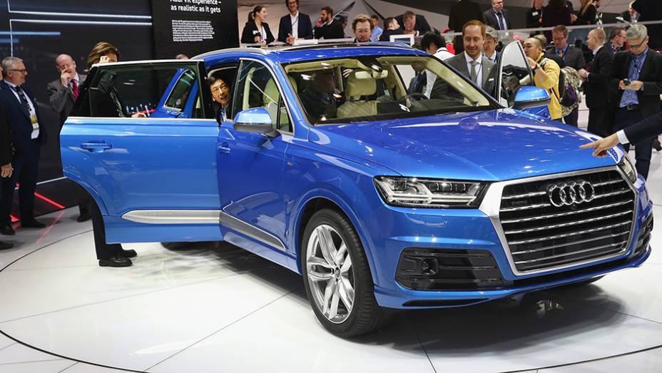 Audi Q7 | <a href="https://gutenberg.quatrorodas.abril.com.br/noticias/saloes/detroit-2015/vazam-imagens-novo-audi-q7-820180.shtml" rel="migration">Leia mais</a> | <a href="https://gutenberg.quatrorodas.abril.com.br/galerias/saloes/detroit-2015/1o-dia-salao-detroit-824981.shtml" rel="migration">Veja a primeira p</a>