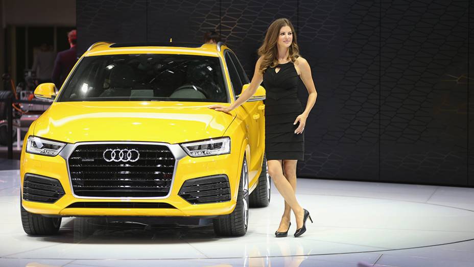 Audi Q3 | <a href="https://gutenberg.quatrorodas.abril.com.br/noticias/saloes/detroit-2015/audi-promove-facelift-q3-825580.shtml" rel="migration">Leia mais</a> | <a href="https://gutenberg.quatrorodas.abril.com.br/galerias/saloes/detroit-2015/1o-dia-salao-detroit-824981.shtml" rel="migration">Veja a primeira par</a>
