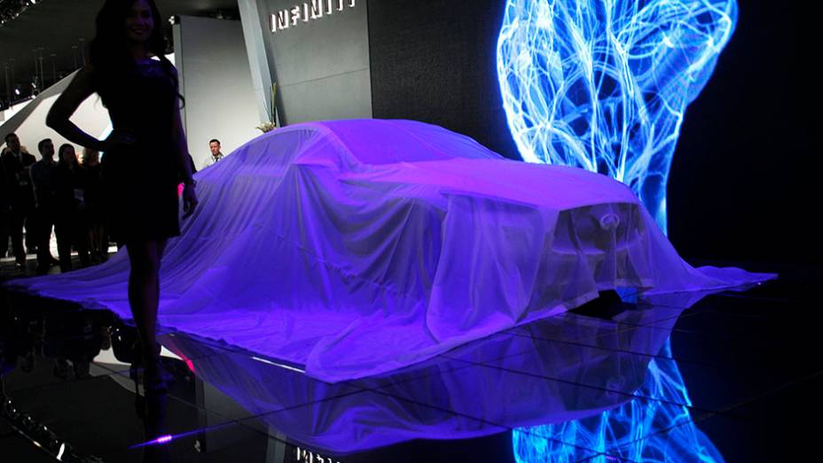 Infiniti Q60 concept | <a href="https://gutenberg.quatrorodas.abril.com.br/noticias/saloes/detroit-2015/infiniti-revela-q60-concept-detroit-824520.shtml" rel="migration">Leia mais</a> | <a href="https://gutenberg.quatrorodas.abril.com.br/galerias/saloes/detroit-2015/1o-dia-salao-detroit-824981.s" rel="migration"></a>