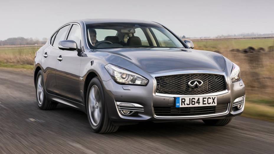 A Infiniti revelou nesta quarta-feira (28) os preços referentes ao Q70 no mercado europeu | <a href="https://gutenberg.quatrorodas.abril.com.br//noticias/fabricantes/infiniti-confirma-precos-q70-829383.shtml" rel="migration">Leia mais</a> A Infiniti revelou nesta quarta-feira (28) os preços referentes ao Q70 no mercado europeu | <a href="https://gutenberg.quatrorodas.abril.com.br//noticias/fabricantes/infiniti-confirma-precos-q70-829383.shtml" rel="migration">Leia mais</a>