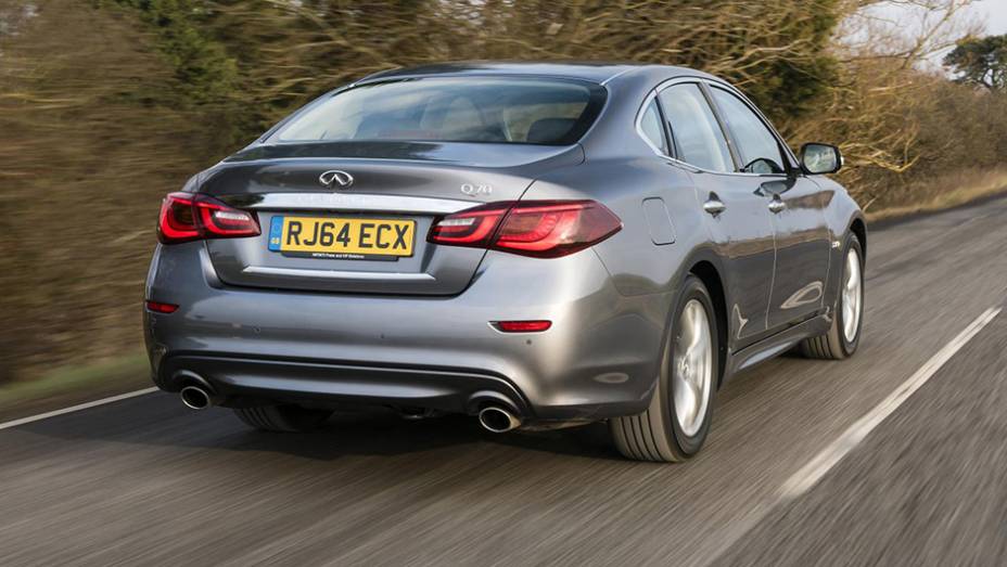 O valor em questão diz respeito à versão 2.2d, equipada com um motor 2.2 a diesel originário da Mercedes-Benz, o qual oferece 170 cavalos de potência | <a href="https://gutenberg.quatrorodas.abril.com.br//noticias/fabricantes/infiniti-confirma-precos-q70-829383.shtm" rel="migration"></a> O valor em questão diz respeito à versão 2.2d, equipada com um motor 2.2 a diesel originário da Mercedes-Benz, o qual oferece 170 cavalos de potência | <a href="https://gutenberg.quatrorodas.abril.com.br//noticias/fabricantes/infiniti-confirma-precos-q70-829383.shtm" rel="migration"></a>