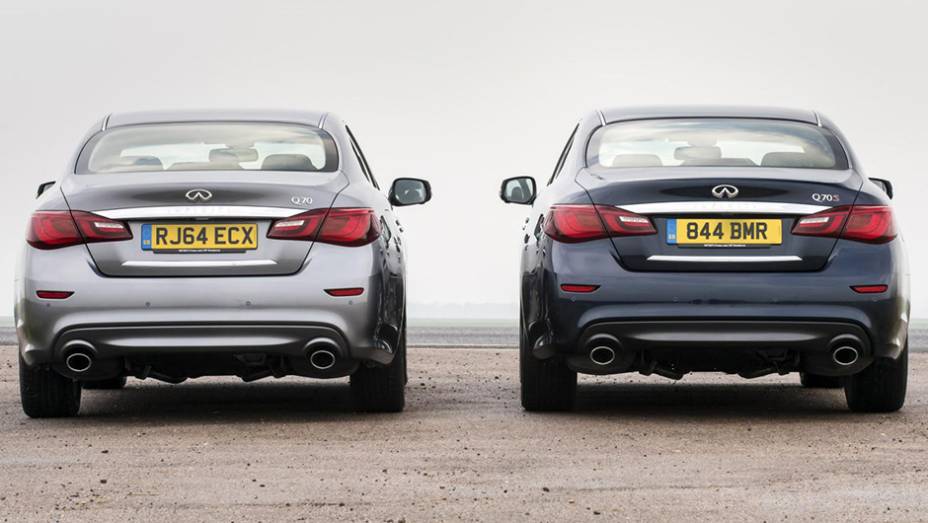 Ela combina motor 3.5 a gasolina com motor elétrico, de modo a entregar um total de 364 cv e 55,7 mkgf | <a href="https://gutenberg.quatrorodas.abril.com.br//noticias/fabricantes/infiniti-confirma-precos-q70-829383.shtml" rel="migration">Leia mais</a> Ela combina motor 3.5 a gasolina com motor elétrico, de modo a entregar um total de 364 cv e 55,7 mkgf | <a href="https://gutenberg.quatrorodas.abril.com.br//noticias/fabricantes/infiniti-confirma-precos-q70-829383.shtml" rel="migration">Leia mais</a>