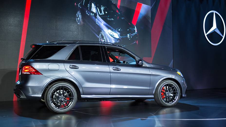 Mercedes-Benz GLE | <a href="https://gutenberg.quatrorodas.abril.com.br/noticias/saloes/new-york-2015/mercedes-benz-revela-gle-2016-851477.shtml" target="_blank" rel="migration">Leia mais</a>