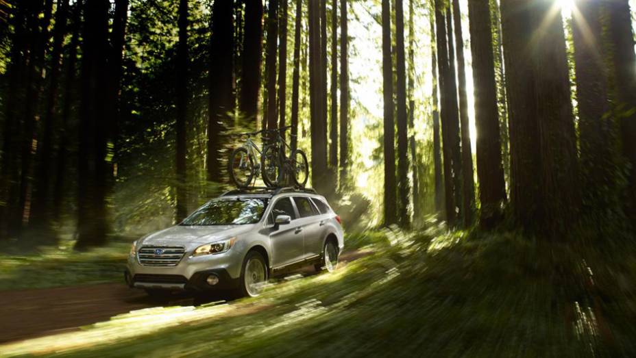 Subaru Outback 2015 começará a ser vendido nos Estados Unidos no fim deste ano. | <a href="https://gutenberg.quatrorodas.abril.com.br/noticias/saloes/new-york-2014/subaru-revela-outback-2015-nova-york-780160.shtml" rel="migration">Leia mais</a>