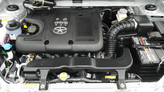 Só o motor é que não foi alterado: o 1.4 VVT continua entregando 108 cv apenas com gasolina no tanque | <a href="https://gutenberg.quatrorodas.abril.com.br/galerias/jac/j3-j3-turin-2014-744437.shtml" rel="migration">Leia mais</a> Só o motor é que não foi alterado: o 1.4 VVT continua entregando 108 cv apenas com gasolina no tanque | <a href="https://gutenberg.quatrorodas.abril.com.br/galerias/jac/j3-j3-turin-2014-744437.shtml" rel="migration">Leia mais</a>