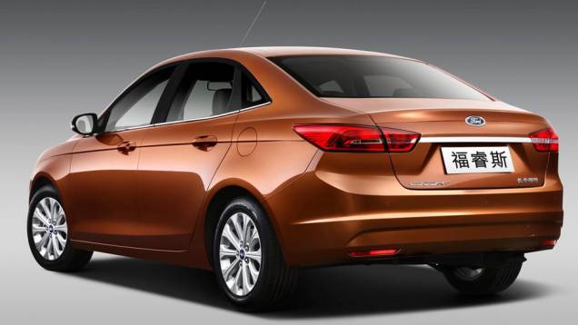 Modelo clássico aqui no Brasil volta na forma de um sedã. | <a href="https://gutenberg.quatrorodas.abril.com.br/noticias/saloes/pequim-2014/ford-escort-esta-volta-modelo-sera-apresentado-pequim-779651.shtml" rel="migration">Leia mais</a> Modelo clássico aqui no Brasil volta na forma de um sedã. | <a href="https://gutenberg.quatrorodas.abril.com.br/noticias/saloes/pequim-2014/ford-escort-esta-volta-modelo-sera-apresentado-pequim-779651.shtml" rel="migration">Leia mais</a>