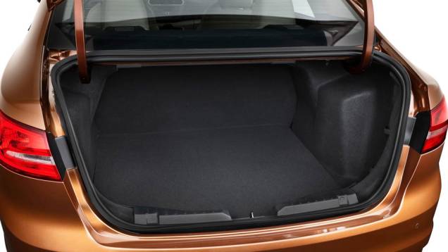 Modelo tem porta-malas vantajoso. | <a href="https://gutenberg.quatrorodas.abril.com.br/noticias/saloes/pequim-2014/ford-escort-esta-volta-modelo-sera-apresentado-pequim-779651.shtml" rel="migration">Leia mais</a> Modelo tem porta-malas vantajoso. | <a href="https://gutenberg.quatrorodas.abril.com.br/noticias/saloes/pequim-2014/ford-escort-esta-volta-modelo-sera-apresentado-pequim-779651.shtml" rel="migration">Leia mais</a>