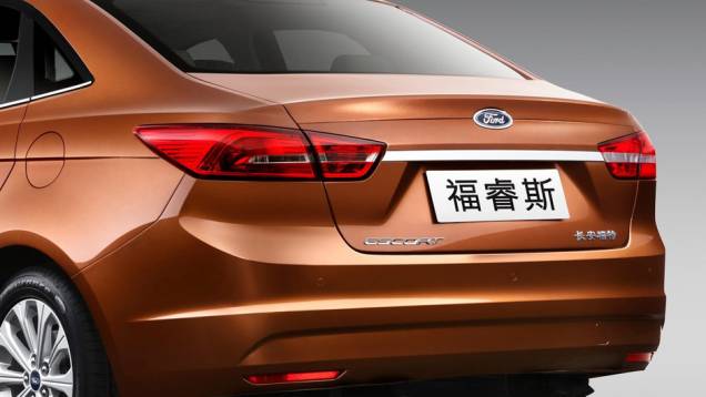 O design não esconde a inspiração em outros modelos da marca. | <a href="https://gutenberg.quatrorodas.abril.com.br/noticias/saloes/pequim-2014/ford-escort-esta-volta-modelo-sera-apresentado-pequim-779651.shtml" rel="migration">Leia mais</a> O design não esconde a inspiração em outros modelos da marca. | <a href="https://gutenberg.quatrorodas.abril.com.br/noticias/saloes/pequim-2014/ford-escort-esta-volta-modelo-sera-apresentado-pequim-779651.shtml" rel="migration">Leia mais</a>