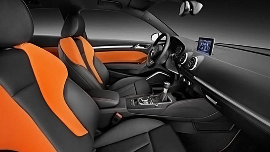 Interior adota lista de equipamentos usada pelo A6 e A8 | <a href="https://gutenberg.quatrorodas.abril.com.br/saloes/genebra/2012/audi-a3-678626.shtml" rel="migration">Leia mais</a>