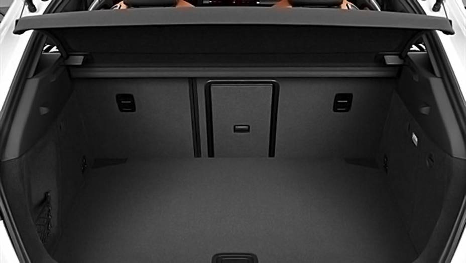 Porta-malas &eacute; um dos destaques do A3 | <a href="https://gutenberg.quatrorodas.abril.com.br/saloes/genebra/2012/audi-a3-678626.shtml" rel="migration">Leia mais</a>