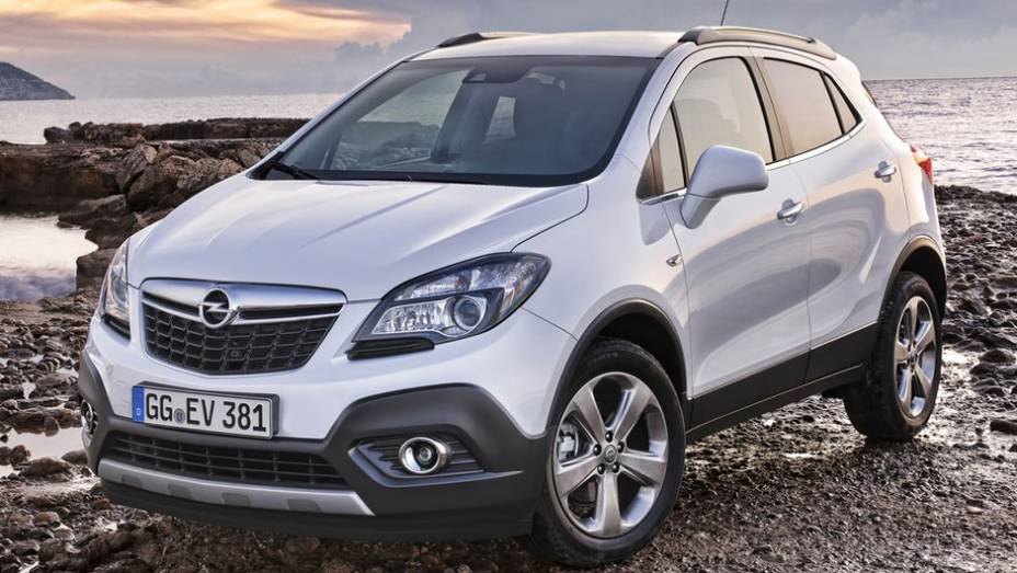 Modelo é praticamente idêntico ao Buick | <a href="https://gutenberg.quatrorodas.abril.com.br/saloes/genebra/2012/opel-mokka-concept-678516.shtml" rel="migration">Leia mais</a>