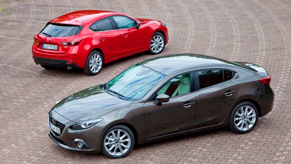 Sedã aparece com o visual ainda melhor que o do Mazda3 Hatch | <a href="https://gutenberg.quatrorodas.abril.com.br/noticias/fabricantes/primeiras-fotos-oficiais-mazda3-sedan-2014-sao-reveladas-745927.shtml" rel="migration">Leia mais</a>