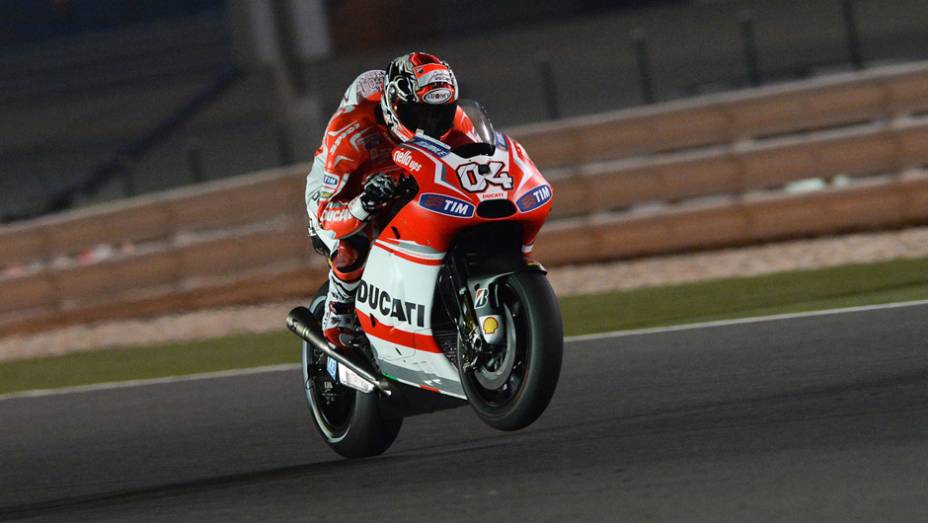 O piloto da Ducati, Andrea Dovizioso ficou com o quarto melhor tempo. | <a href="https://gutenberg.quatrorodas.abril.com.br/moto/noticias/marc-marquez-pole-primeira-etapa-ano-motogp-777577.shtml" rel="migration">Leia mais</a>