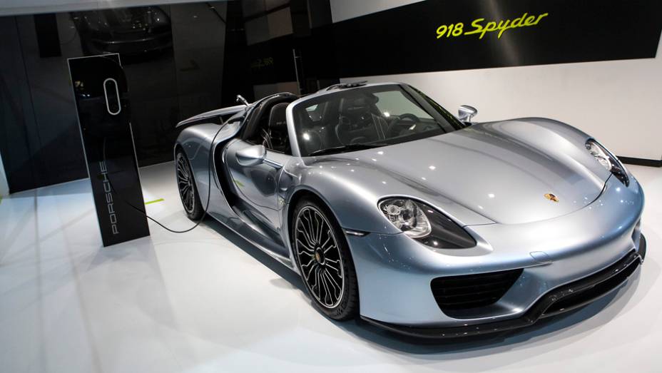 Porsche 918 Spyder | <a href="https://gutenberg.quatrorodas.abril.com.br/noticias/saloes/new-york-2014/" rel="migration">Leia mais</a>