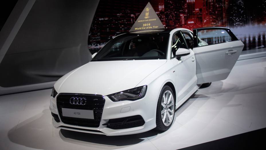 Audi A3 | <a href="https://gutenberg.quatrorodas.abril.com.br/noticias/saloes/new-york-2014/audi-a3-volta-aos-eua-779967.shtml" rel="migration">Leia mais</a>