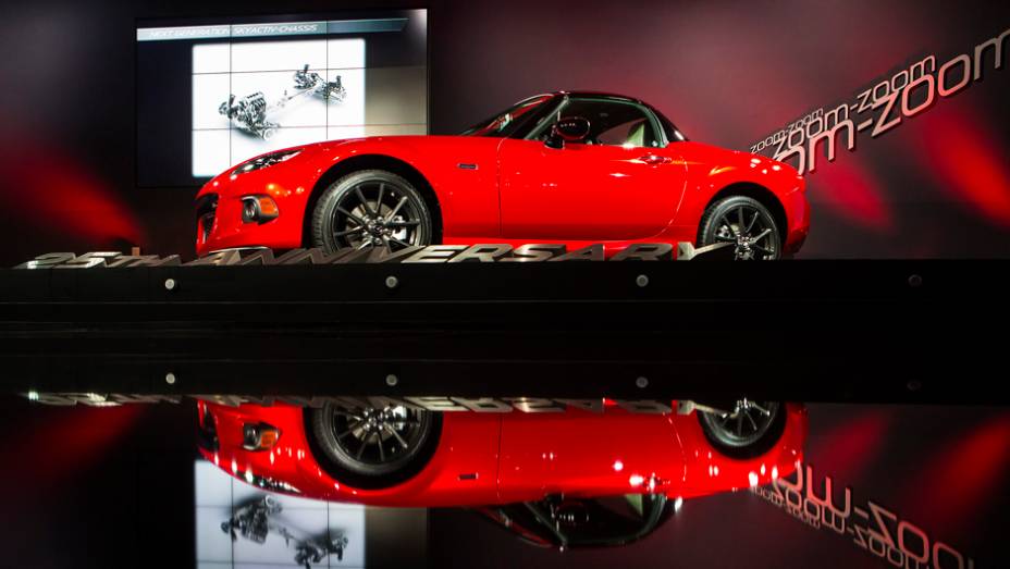 Mazda MX-5 Miata 25th Anniversary Edition | <a href="https://gutenberg.quatrorodas.abril.com.br/noticias/saloes/new-york-2014/mazda-revela-mx-5-25th-anniversary-edition-salao-nova-york-779961.shtml" rel="migration">Leia mais</a>