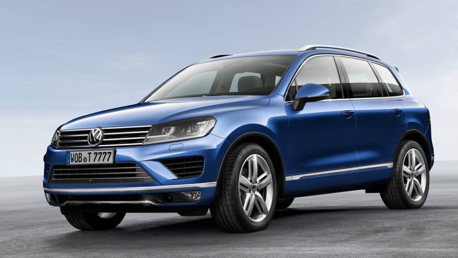 VW apresentou em Pequim o reestilizado Touareg. | <a href="https://gutenberg.quatrorodas.abril.com.br/noticias/saloes/pequim-2014/vw-reestiliza-touareg-780066.shtml" rel="migration">Leia mais</a>