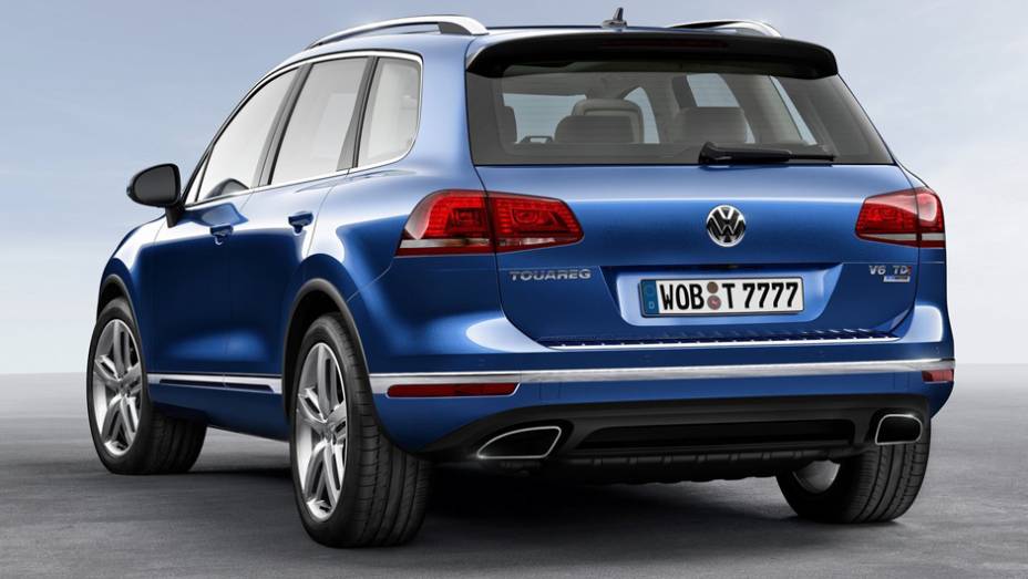 Os para-choques tem novo desenho. | <a href="https://gutenberg.quatrorodas.abril.com.br/noticias/saloes/pequim-2014/vw-reestiliza-touareg-780066.shtml" rel="migration">Leia mais</a>