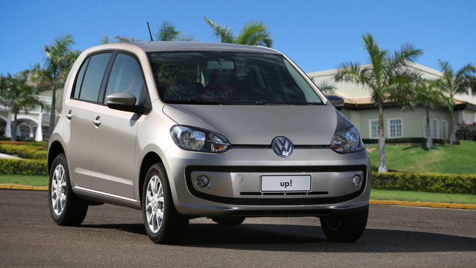 J&aacute; o c&acirc;mbio automatizado I-Motion, conhecido pelo codinome SQ100, ser&aacute; vendido a partir da vers&atilde;o Move Up e nas duas carrocerias | <a href="https://gutenberg.quatrorodas.abril.com.br/noticias/fabricantes/vw-up-ganha-versao-duas-portas-cambio-i-motion-780612.shtml" rel="migration">L</a>