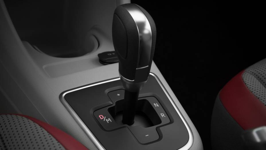 A nova transmiss&atilde;o &eacute; a primeira oferecida em um modelo com motor 1.0 no pa&iacute;s, e tamb&eacute;m a mais barata do pa&iacute;s | <a href="https://gutenberg.quatrorodas.abril.com.br/noticias/fabricantes/vw-up-ganha-versao-duas-portas-cambio-i-motion-780612.shtml" rel="migration">Leia mais</a>