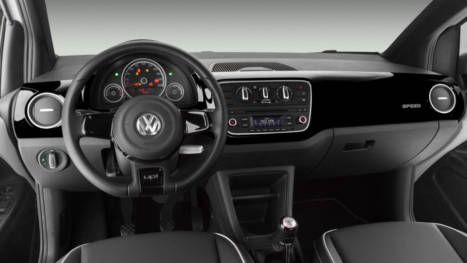 Nada de colorido aqui: o interior do Speed Up! é todo preto, dos bancos até o teto | <a href="https://gutenberg.quatrorodas.abril.com.br/carros/impressoes/volkswagen-up-tsi-890180.shtml" target="_blank" rel="migration">Leia mais</a>