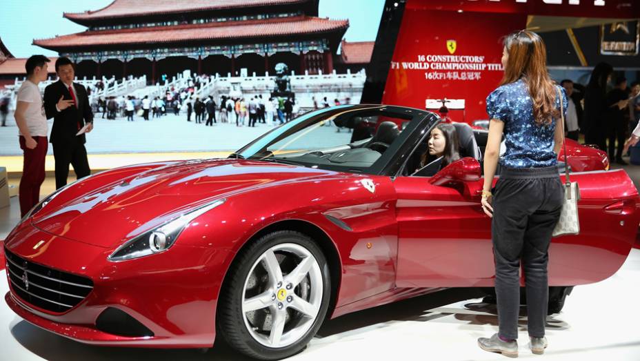 Ferrari California T | <a href="https://gutenberg.quatrorodas.abril.com.br/noticias/saloes/pequim-2014/l" rel="migration">Leia mais</a>