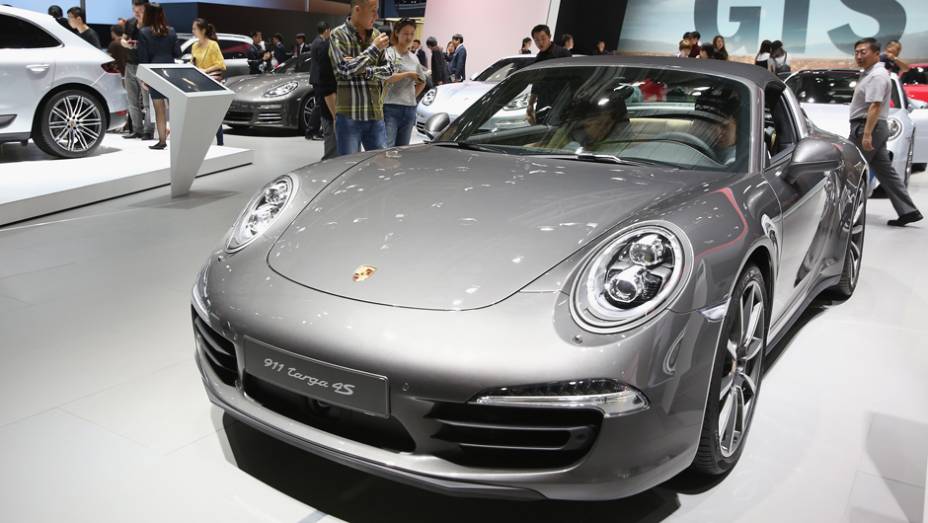 Porsche 911 Targa 4S | <a href="https://gutenberg.quatrorodas.abril.com.br/noticias/saloes/pequim-2014/l" rel="migration">Leia mais</a>