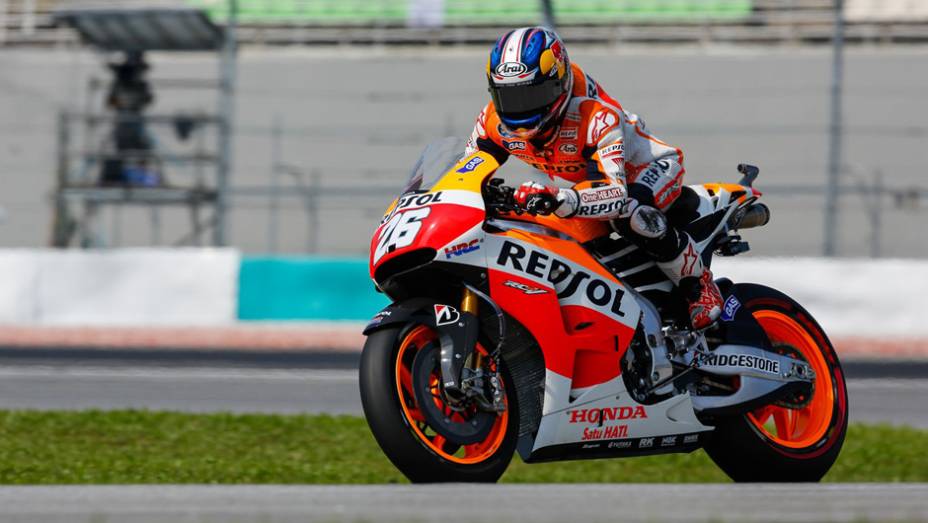 Pedrosa briga pela segunda posição e larga em segundo. | <a href="https://gutenberg.quatrorodas.abril.com.br/moto/noticias/motogp-marquez-crava-pole-malasia-807785.shtml" rel="migration">Leia mais</a>