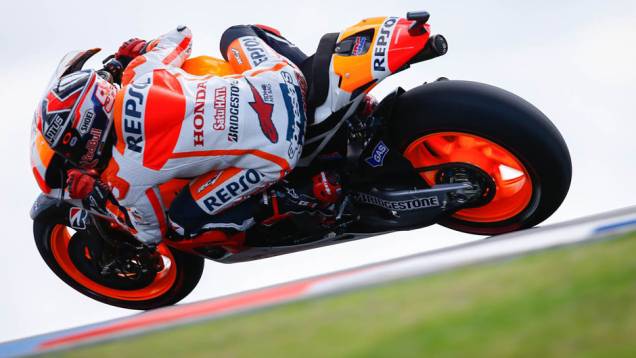 Galeria de Quatro Rodas da MotoGP - Argentina (sábado) - Marc Márquez. | <a href="https://gutenberg.quatrorodas.abril.com.br/moto/noticias/marquez-mantem-dominio-pole-argentina-780906.shtml" rel="migration">Leia mais</a> Galeria de Quatro Rodas da MotoGP - Argentina (sábado) - Marc Márquez. | <a href="https://gutenberg.quatrorodas.abril.com.br/moto/noticias/marquez-mantem-dominio-pole-argentina-780906.shtml" rel="migration">Leia mais</a>