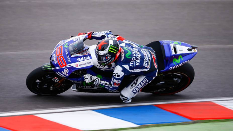 Galeria de Quatro Rodas da MotoGP - Argentina (sábado) - Jorge Lorenzo. | <a href="https://gutenberg.quatrorodas.abril.com.br/moto/noticias/marquez-mantem-dominio-pole-argentina-780906.shtml" rel="migration">Leia mais</a>