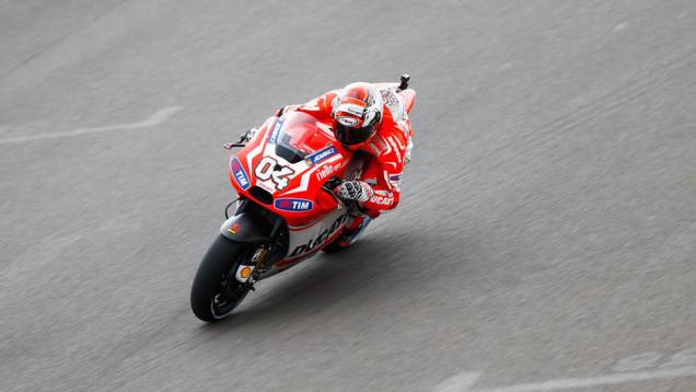 Galeria de Quatro Rodas da MotoGP - Argentina (sábado) - Andrea Dovizioso. | <a href="https://gutenberg.quatrorodas.abril.com.br/moto/noticias/marquez-mantem-dominio-pole-argentina-780906.shtml" rel="migration">Leia mais</a> Galeria de Quatro Rodas da MotoGP - Argentina (sábado) - Andrea Dovizioso. | <a href="https://gutenberg.quatrorodas.abril.com.br/moto/noticias/marquez-mantem-dominio-pole-argentina-780906.shtml" rel="migration">Leia mais</a>