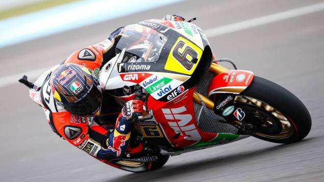 Galeria de Quatro Rodas da MotoGP - Argentina (sábado) - Stefan Bradl. | <a href="https://gutenberg.quatrorodas.abril.com.br/moto/noticias/marquez-mantem-dominio-pole-argentina-780906.shtml" rel="migration">Leia mais</a> Galeria de Quatro Rodas da MotoGP - Argentina (sábado) - Stefan Bradl. | <a href="https://gutenberg.quatrorodas.abril.com.br/moto/noticias/marquez-mantem-dominio-pole-argentina-780906.shtml" rel="migration">Leia mais</a>