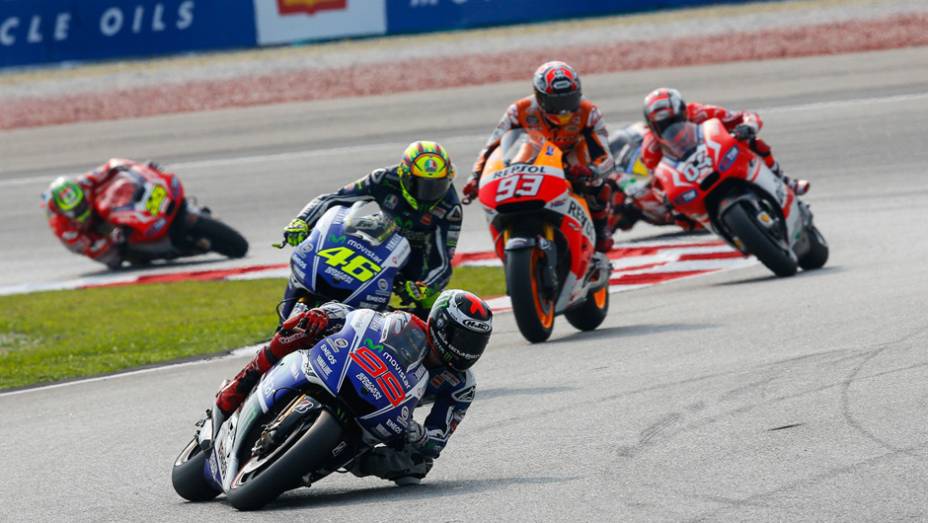 Lorenzo liderou no começo, mas terminou em terceiro | <a href="https://gutenberg.quatrorodas.abril.com.br/moto/noticias/motogp-marquez-vence-pela-12a-vez-807821.shtml" rel="migration">Leia mais</a> Lorenzo liderou no começo, mas terminou em terceiro | <a href="https://gutenberg.quatrorodas.abril.com.br/moto/noticias/motogp-marquez-vence-pela-12a-vez-807821.shtml" rel="migration">Leia mais</a>