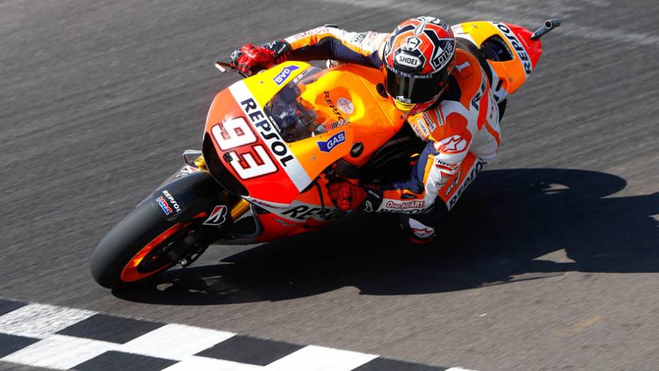 Marc Márquez mantém a liderança com 75 pontos. | <a href="https://gutenberg.quatrorodas.abril.com.br/moto/noticias/marquez-show-vence-terceira-ano-780924.shtml" rel="migration">Leia mais</a>