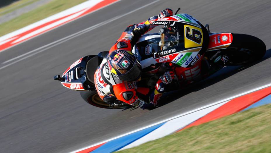 Stefan Bradl finalizou em quinto. | <a href="https://gutenberg.quatrorodas.abril.com.br/moto/noticias/marquez-show-vence-terceira-ano-780924.shtml" rel="migration">Leia mais</a>