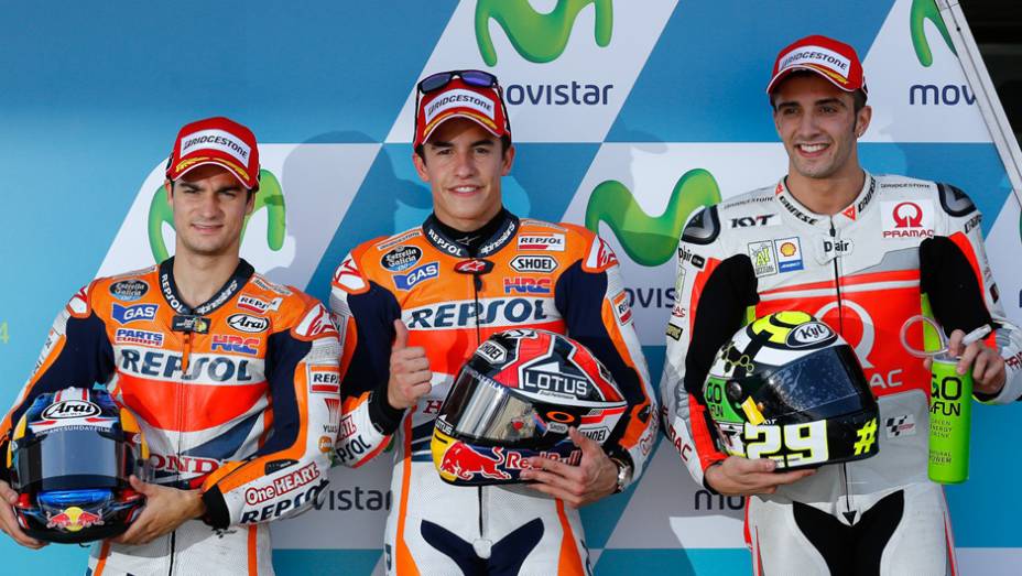 Marc Márquez cravou a 11ª pole da temporada a 20ª na carreira. Pedrosa é segundo e Iannone o terceiro. | <a href="https://gutenberg.quatrorodas.abril.com.br/moto/noticias/motogp-marquez-crava-11a-pole-ano-802760.shtml" rel="migration">Leia mais</a>