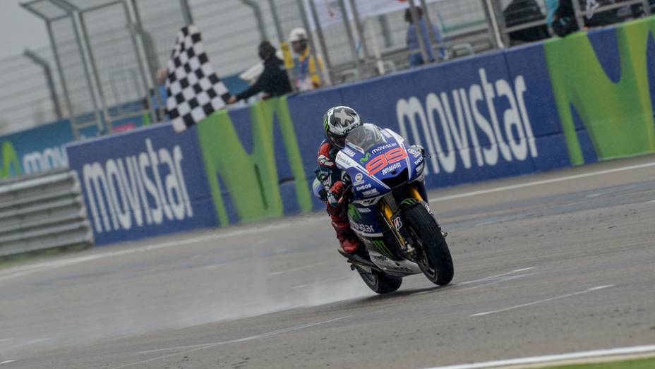 Jorge Lorenzo conquistou a primeira vitória no ano | <a href="https://gutenberg.quatrorodas.abril.com.br/moto/noticias/lorenzo-vence-prova-numero-800-motogp-802800.shtml" rel="migration">Leia mais</a>