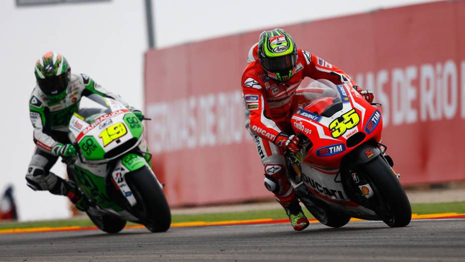 Cal Crutchlow fez grande prova e foi ao pódio | <a href="https://gutenberg.quatrorodas.abril.com.br/moto/noticias/lorenzo-vence-prova-numero-800-motogp-802800.shtml" rel="migration">Leia mais</a>