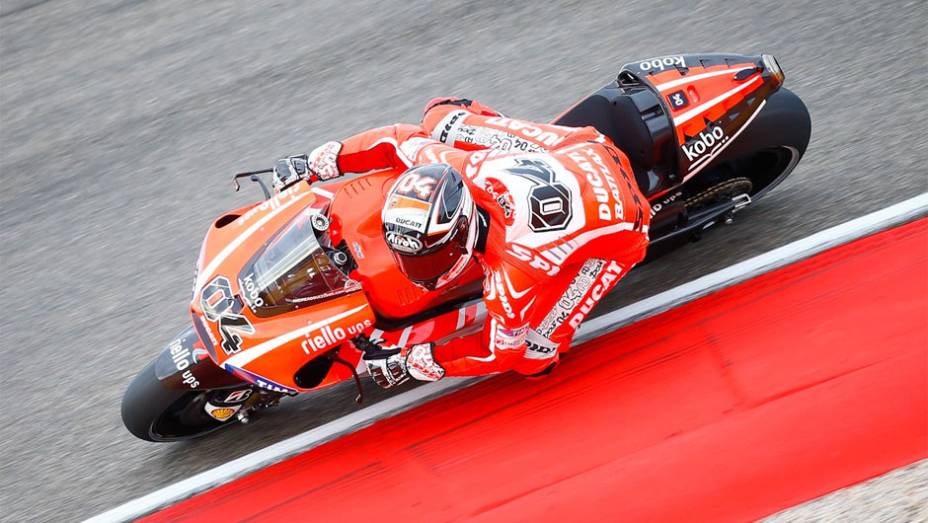 Andrea Dovizioso levou a Ducati ao oitavo lugar | <a href="https://gutenberg.quatrorodas.abril.com.br/moto/noticias/motogp-polemica-marquez-vence-aragon-755576.shtml" rel="migration">Leia mais</a>