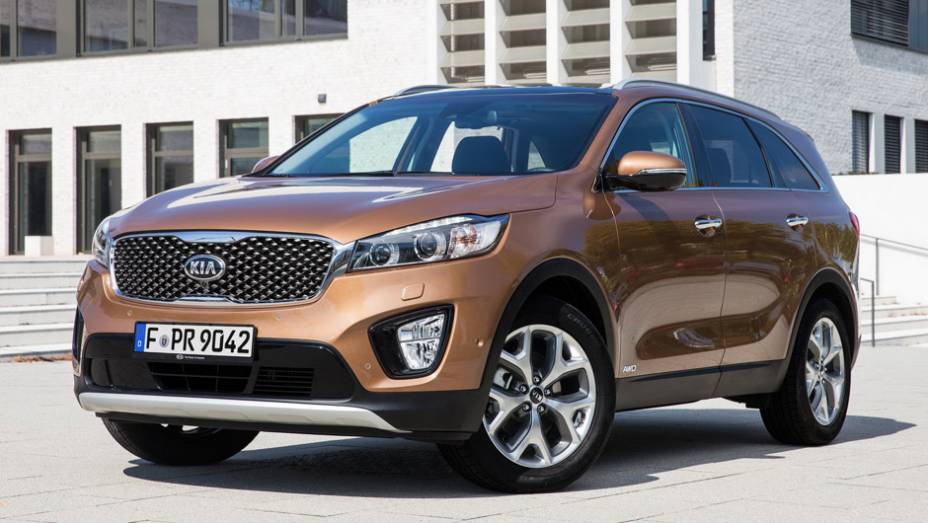 O novo modelo é 80 milímetros mais longo e 15 milímetros mais baixo que seu antecessor | <a href="https://gutenberg.quatrorodas.abril.com.br/noticias/saloes/paris-2014/kia-sorento-sera-apresentado-salao-paris-798452.shtmll" rel="migration">Leia mais</a>