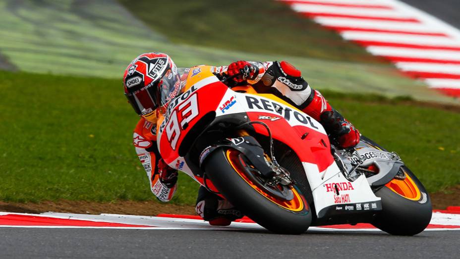 Marc Márquez venceu a 11ª corrida na temporada | <a href="https://gutenberg.quatrorodas.abril.com.br/moto/noticias/marquez-batalha-lorenzo-vence-gp-inglaterra-798447.shtml" rel="migration">Leia mais</a>