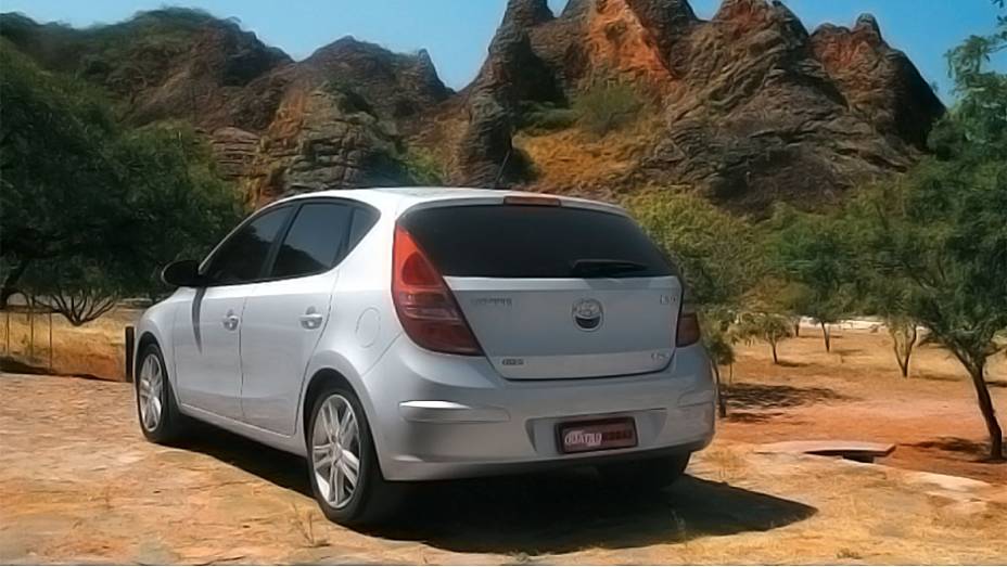 Na reta final, um passeio de 10 000 km pelo Nordeste | <a href="https://gutenberg.quatrorodas.abril.com.br/blogs/longaduracao/2010/12/25/hyundai-i30/" rel="migration">Leia mais</a>