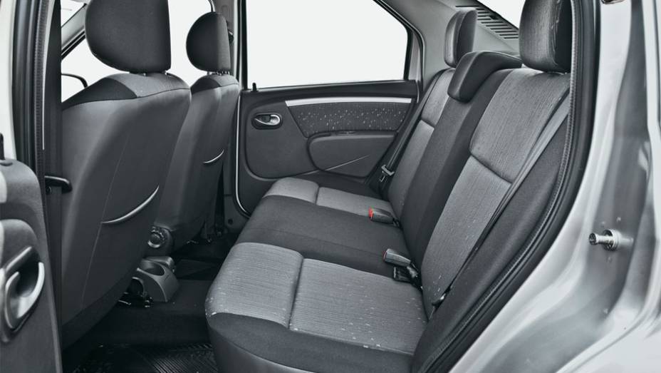 Atrás, o túnel central é mais saliente que o dos demais. Atrás, o túnel central é mais saliente que o dos demais.